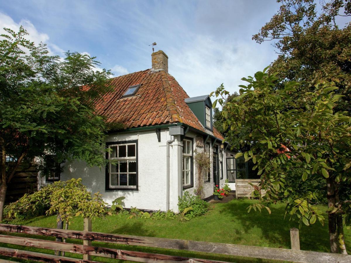 Fairytale Cottage In Nes Friesland With Garden Exterior foto