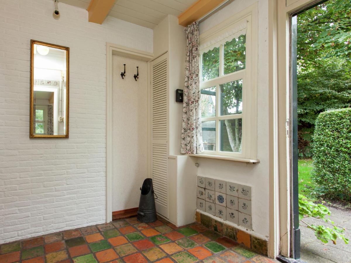 Fairytale Cottage In Nes Friesland With Garden Exterior foto